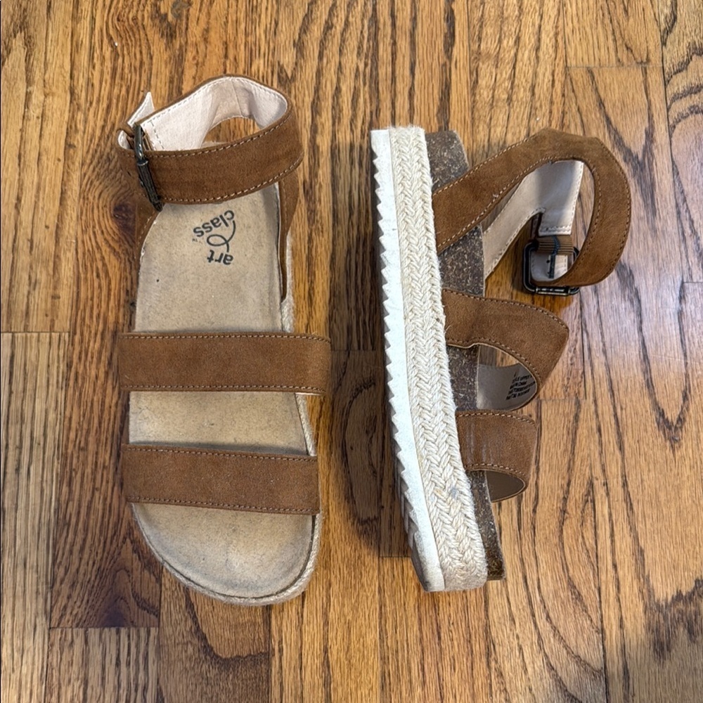 Art Class Sandals - Kids 4/Women’s 6